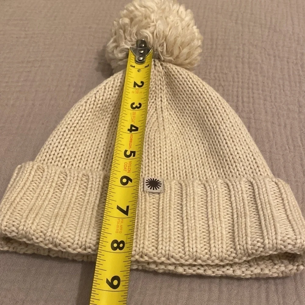 UGG wool blend hat . One size Very good condition